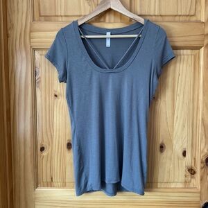 Jolie Los Angelos Strappy Scoop Neck Cap Sleeve Tee Jr Large Slate Gray